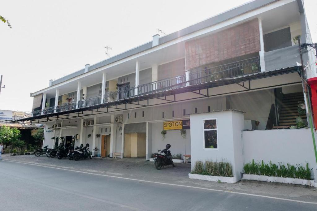 Sawojajar Inn マラン エクステリア 写真